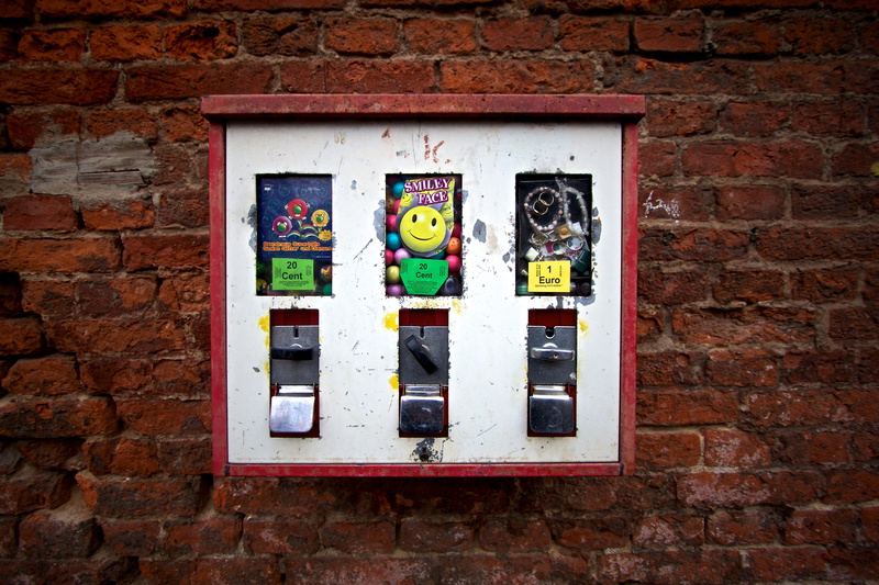 brick wall, multi colored, choice, building, machines, vending machine, bubble gum, day, brick, machinery, 5K, chewing gum, old building, food, food and drink