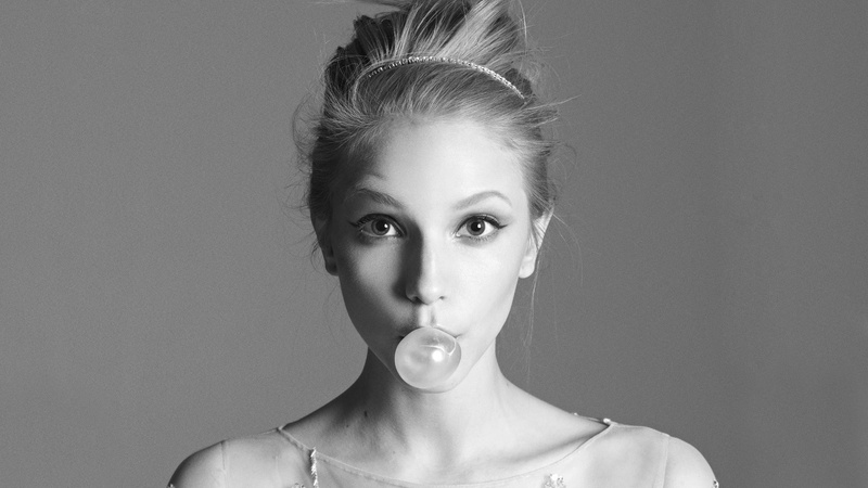 headshot, women, Bubble Gum, one person, gray, portrait, teenager, gray background, indoors, model, young women, 1080P, beautiful people, hair, looking at camera