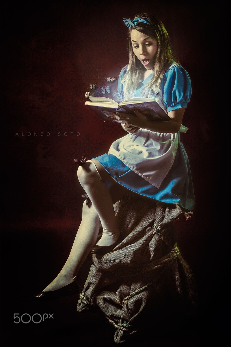 hairstyle, young adult, 1080P, Alonso Soto, Alice in Wonderland, beautiful people, one person, studio shot, model, full length, arts culture and entertainment