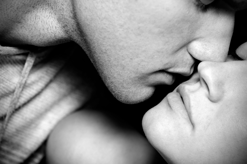women, black-and-white, portrait, young Adult, real people, adult, affectionate, females, lifestyle, midsection, people, heterosexual Couple, couple, couple - Relationship
