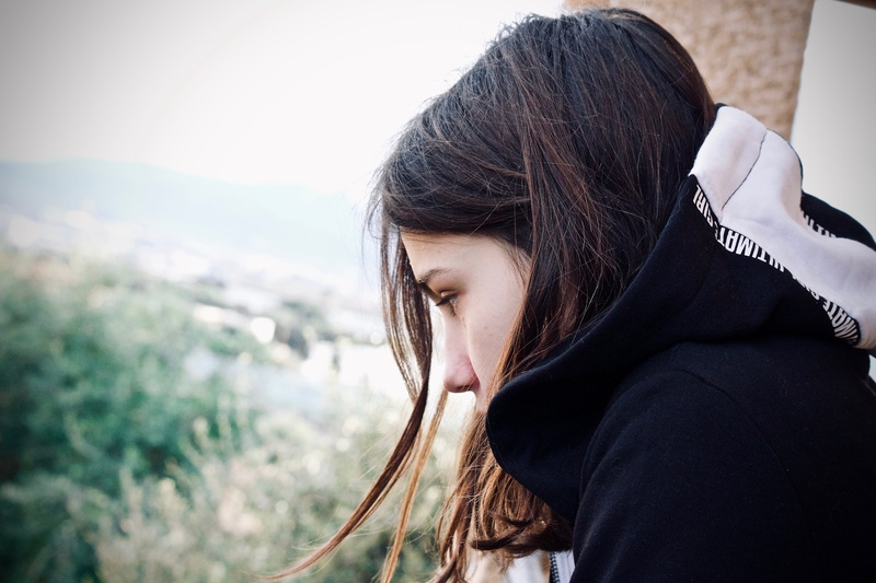 long hair, teenager, smile, 4K, mock up, girl, fashion, female, focus on foreground, look, hair, innocence, beautiful woman, outdoors, close-up, nature