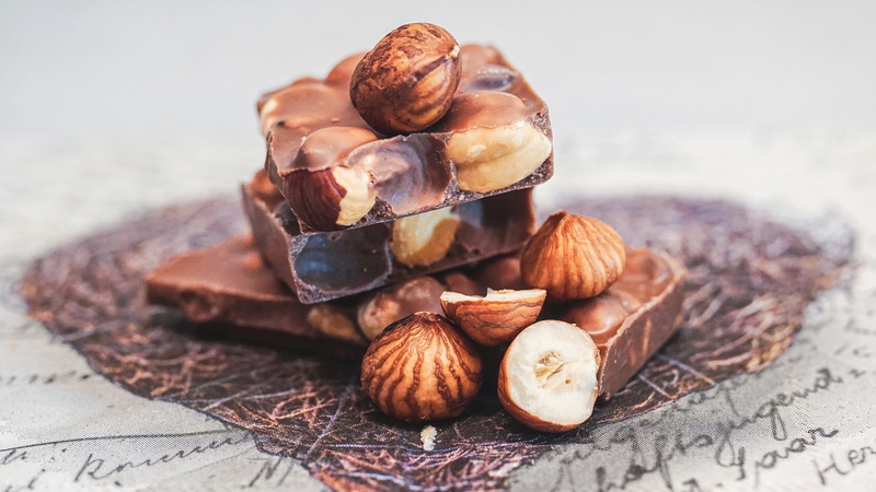 snack, candy, tasty, healthy eating, food and drink, bar, nut, chocolate, freshness, brown, studio shot, wood - material, nature, indoors, nuts, close-up