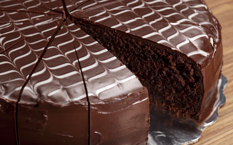 frosting, chocolate cake, backgrounds, freshness, sugar, pastry, sweet, baking, unhealthy Eating, dieting, bakery, no people, refreshment, dark, cacao Fruit