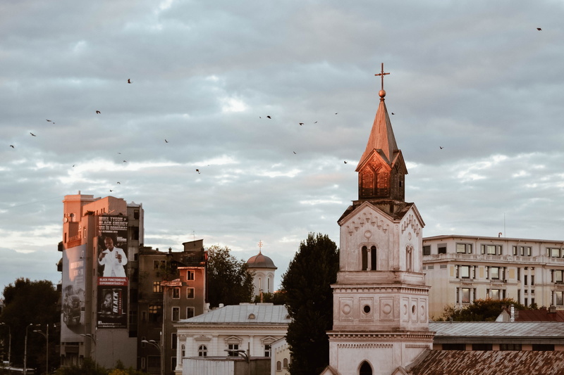 mike tyson, religion, desktop, crows, building exterior, clouds, bucharest, outdoors, built structure, rainy, twolittleboxes, belief, no people, 4K, building