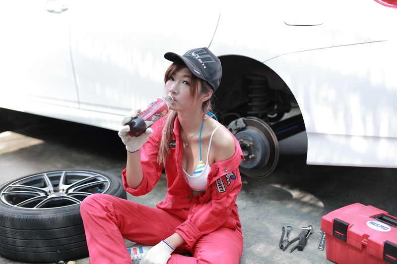 portrait, young women, young adult, beautiful woman, women, transportation, mode of transportation, real people, one person, baseball caps, looking away