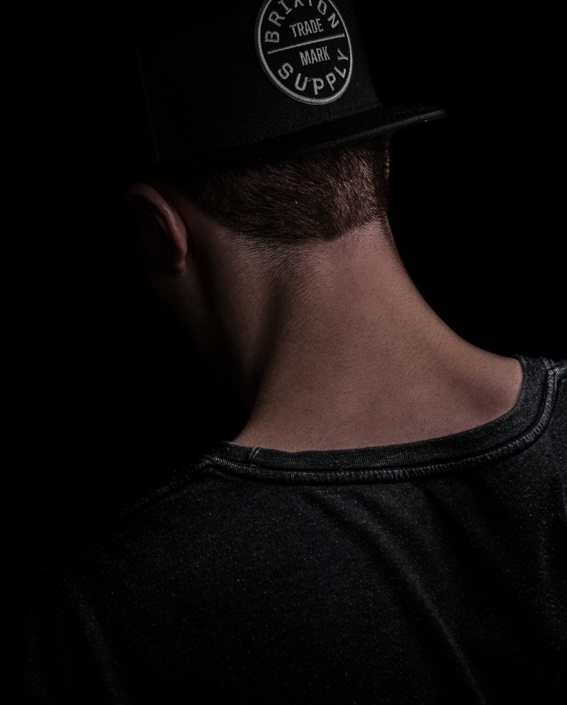 midsection, text, human hair, human body part, casual, indoors, close-up, rear view, lifestyles, guy, back view, headshot, real people, model, athlete