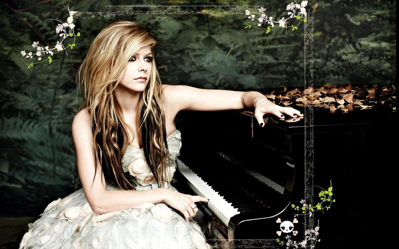 music, front view, hair, 1080P, Avril Lavigne, portrait, musical equipment, dress, blonde, beauty, musical instrument, singer, young adult, nature, hairstyle