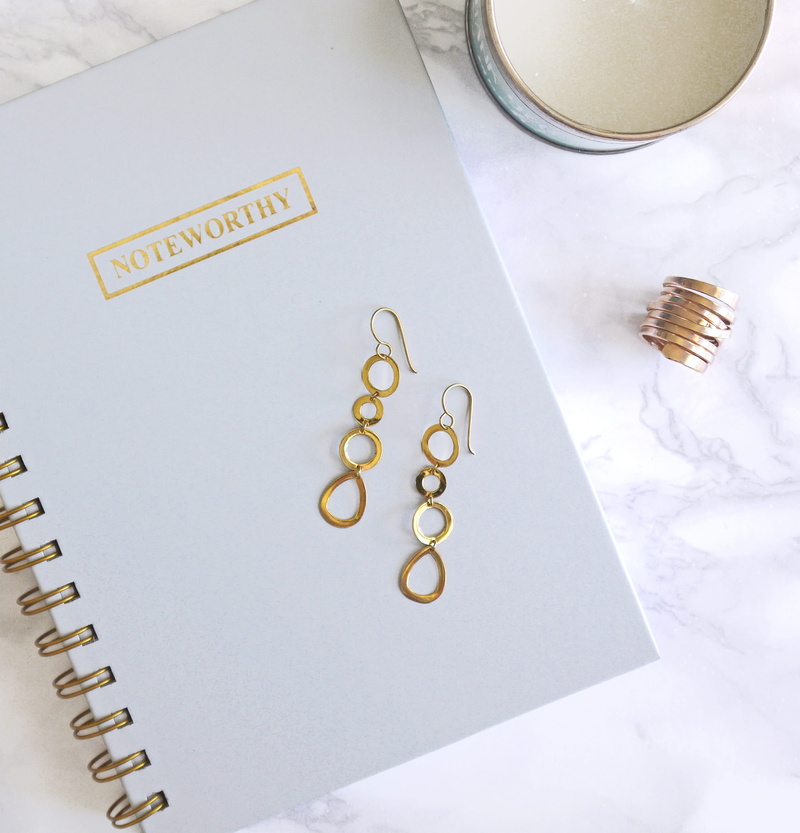 note, ring, writer, notebook, white, pair, 2K, dangling, top, note Pad, table, colored, business, finance, hook, ideas, gold, single Object, marble, concepts