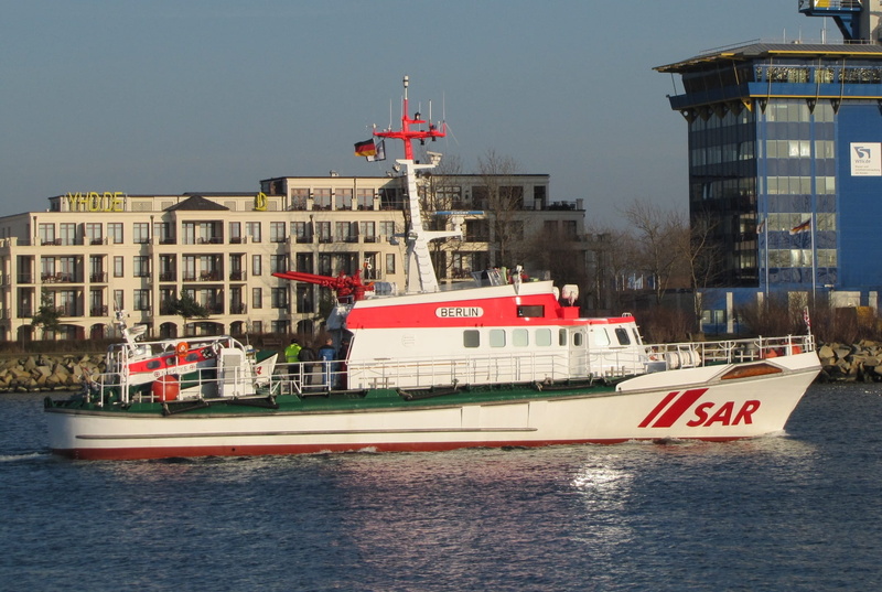 cruise ship, city, berlin, sailboat, travel, 1080P, red, transportation, no people, waterfront, nature, sar, day, nautical vessel, Distress, passenger craft