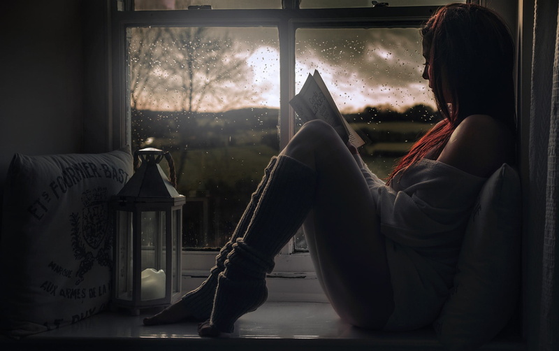 relaxation, bare shoulders, one person, woman, leisure activity, profile view, sitting, casual clothing, side view, reading, young adult, women, contemplation