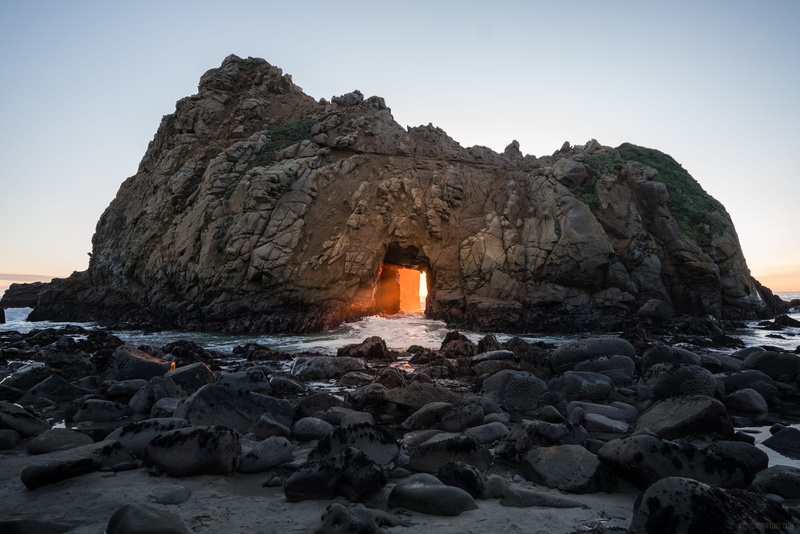nature, physical geography, rock formation, beauty in nature, ruined, non-urban scene, built structure, natural arch, rock - object, monolith, clear sky