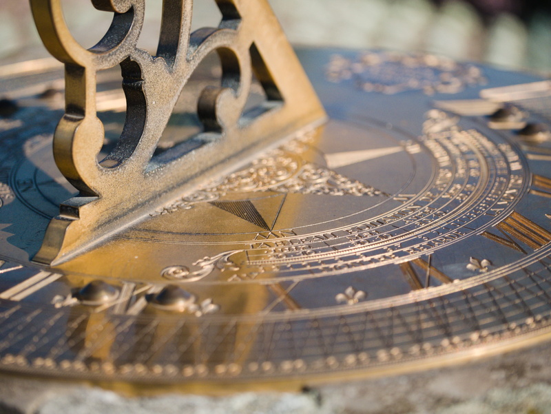 metal, machinery, day, sundial, accuracy, pattern, macro, time indicating, the past, 4K, roman numeral, selective focus, hours, watches, instrument of measurement