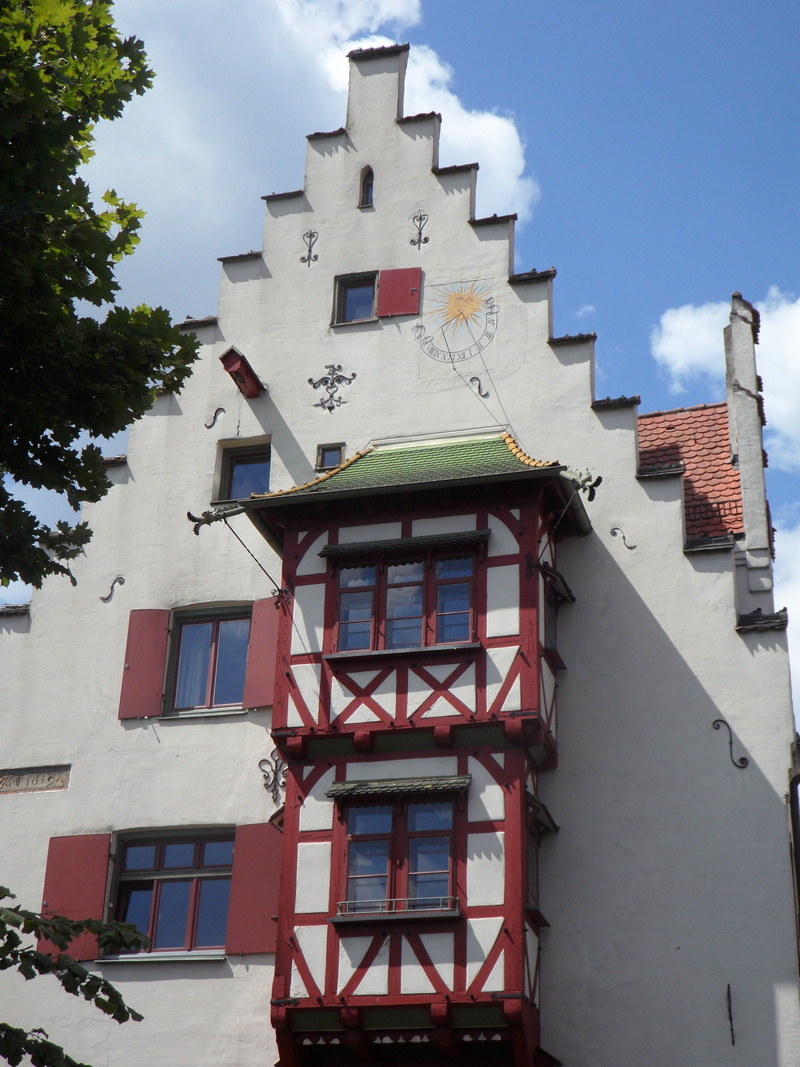 window, city, low angle view, built structure, house facade, architecture, nature, no people, outdoors, fachwerkhaus, front, tree, residential district
