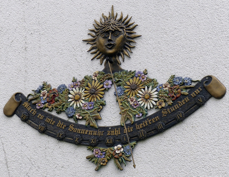 plant, wall - building feature, architecture, south, close-up, art and craft, belief, sculpture, sunlight, indoors, day, 2K, crown, time of, religion