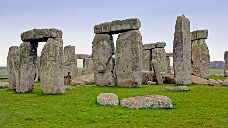 pillars, no people, land, old, capstone, nature, Stonehenge, sky, old ruin, place of worship, formations, Stone Age, grass, ancient, day, history, stone material