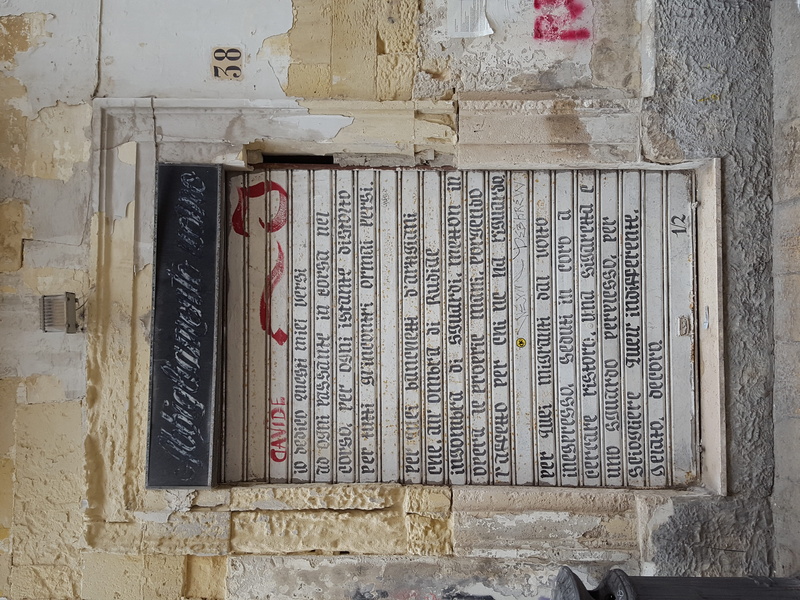 belief, day, wall - building feature, graffiti, information, message, old, hanging, wall, close-up, script, italy, non-western script, text, western script