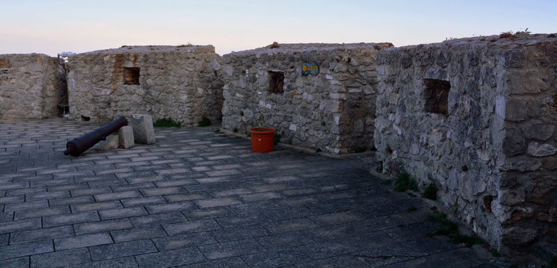 solid, cannon, sky, monument, stone wall, no people, gargano, the past, ancient, day, stone material, torre, outdoors, monte santangelo, built structure