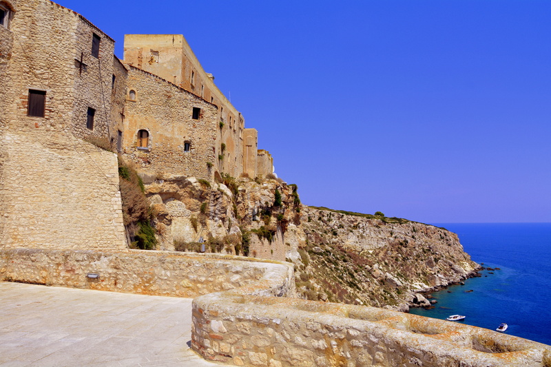 clear sky, water, built structure, 5K, wall, fort, history, island, solid, puglia, blue, travel destinations, no people, ancient, san nicola, nature, gargano