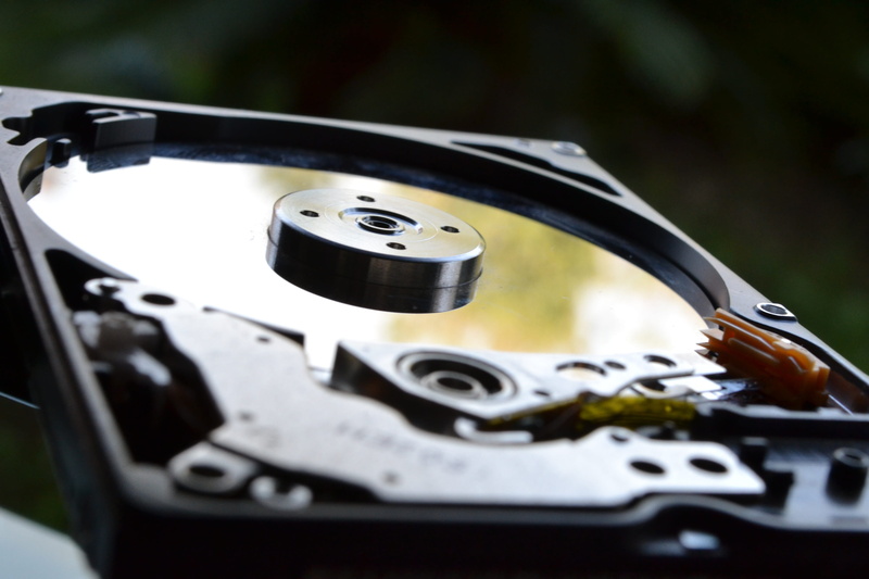 man made, steel, hard disk drive, photo, no people, gray, metal, sport, silver colored, equipment, activity, 4K, shiny, machine part, machinery, informatica