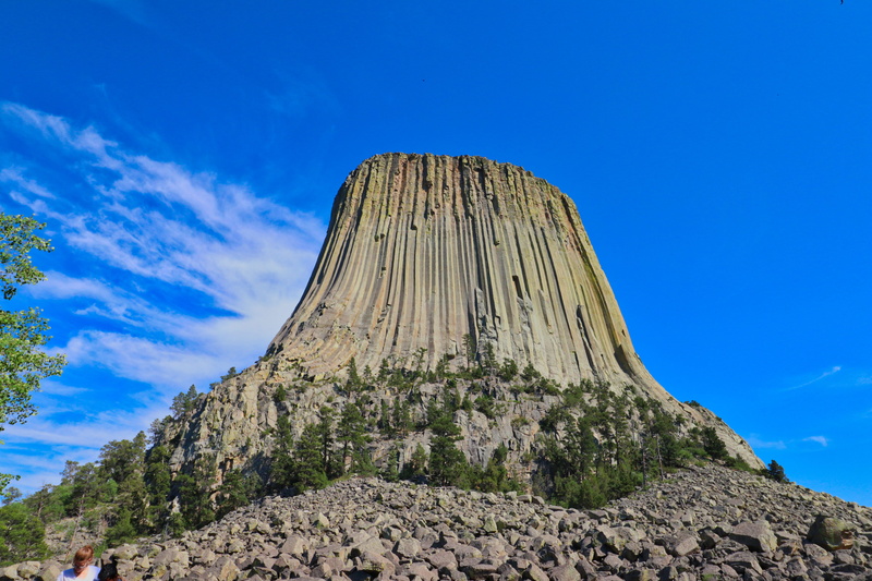 rock - object, arid climate, mountain peak, national park, physical geography, solid, blue, nature, formation, devils tower, low angle view, travel destinations