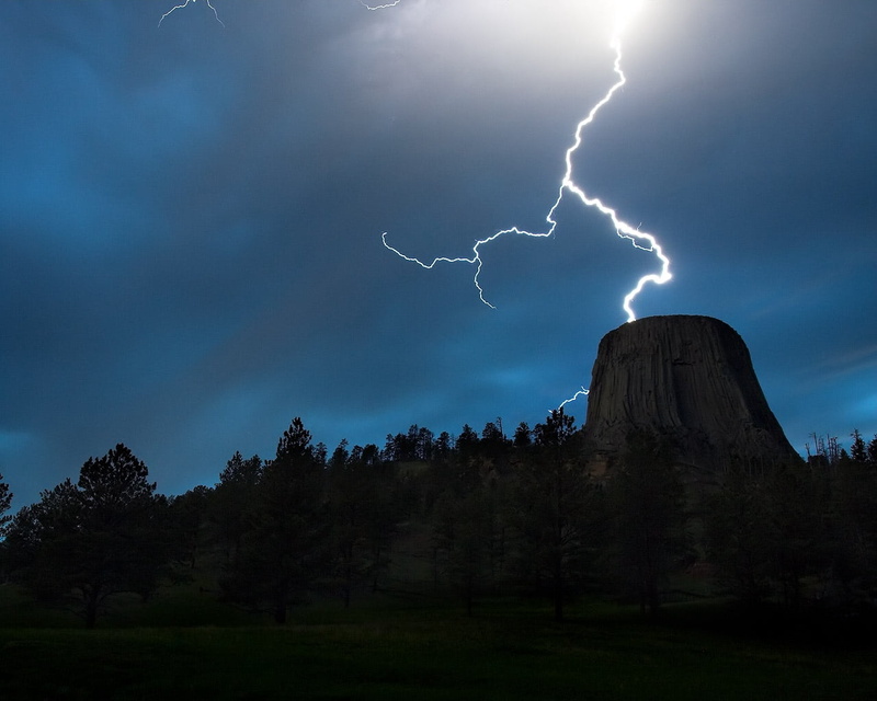 cloud - Sky, sign, lightning, storm, tower, extreme weather, dramatic Sky, devil, uSA, dark, plant, warning sign, power, thunderstorm, tree, wood, landscape