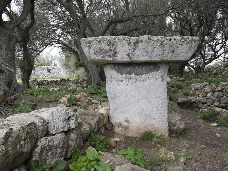 no people, memorial, built structure, wall, stone wall, day, Ciutadella, architecture, cemetery, Minorca, land, 4K, outdoors, tombstone, Talaiot, tree