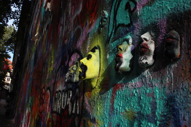 mask, creativity, wall, graffiti, architecture, craft, painting, mural, close-up, design, artistic, street, coloring, water, human representation, 4K