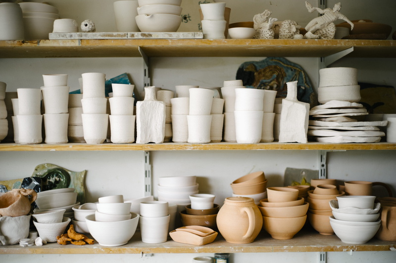order, pottery, ceramic, creative, shelf, stack, still life, large group of objects, indoors, art, variation, shelves, hobby, container, cup, tableware