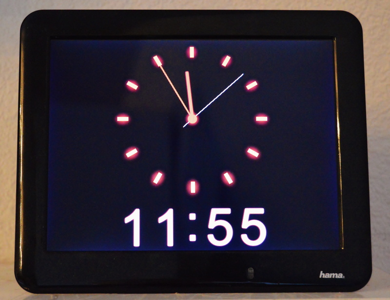 close-up, 5 vor 12, Electronic, western script, low angle view, direction, symbol, digital display, information, guidance, 4K, day, Time, device screen