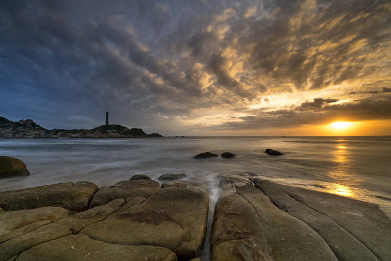 multi-color, cloud - sky, lighthouse, building structure, storm, reef sanhô, horizontal, summer, tranquility, no people, outdoor, sky, sunset, travel, danger