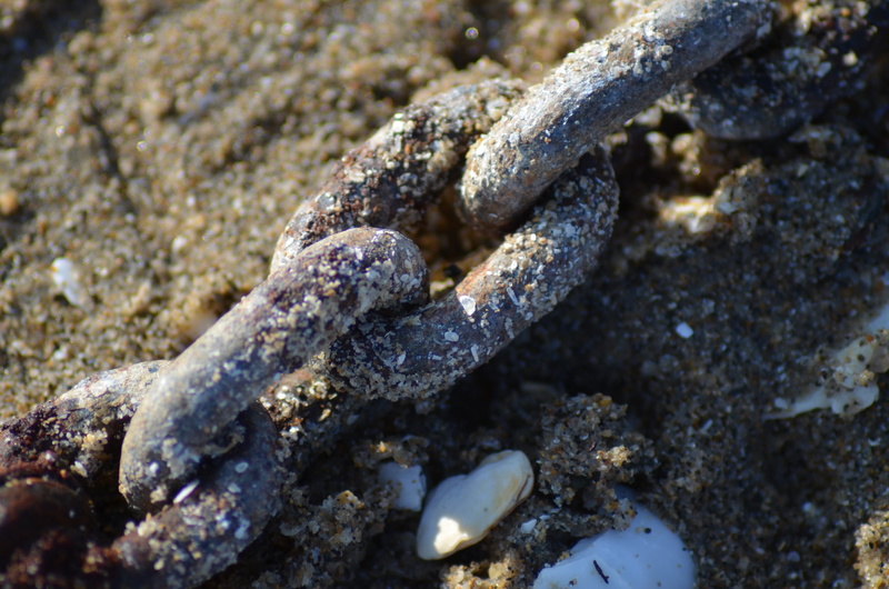 fishing, tether, rock, anchor, outdoors, strength, padlock, sand, day, 4K, selective focus, boat, detail, full frame, close-up, solid, prisoner, textured