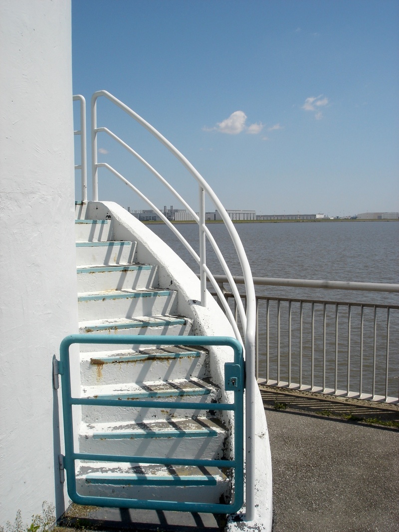 1080P, railing, outdoors, spiral, steps and staircases, sunlight, empty, sea, hamburg, no people, day, spiral staircase, mouth guard, sun, sky, absence