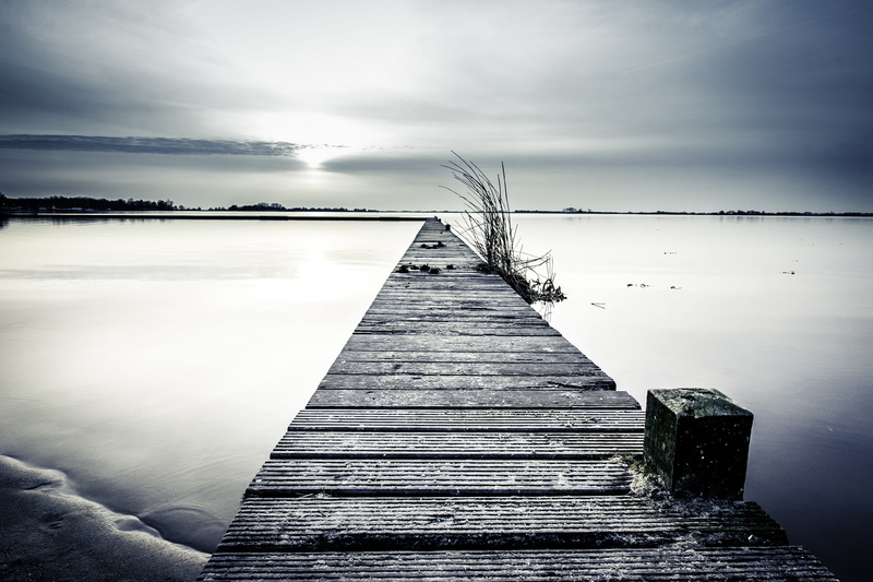 long exposure, lake, jetty, boat, monochrome, cloud - sky, tranquility, landscape, ocean, horizon, non-urban scene, clouds, 2K, evening, dock, sky, black-and-white