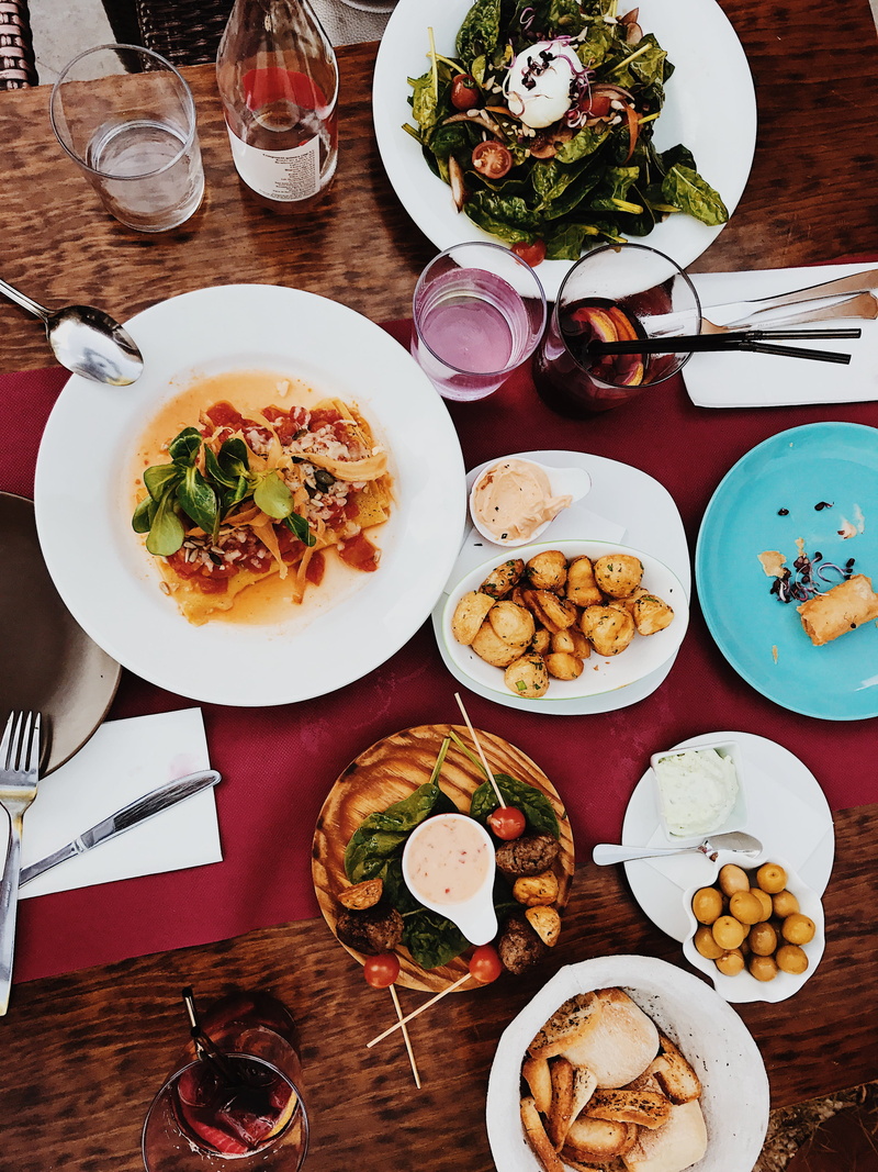 bowl, drinks, restaurant, serving size, drink, plates, household equipment, food and drink, lunch, lasagne, plate, food, 4K, wellbeing, spain, meal, drinking glass