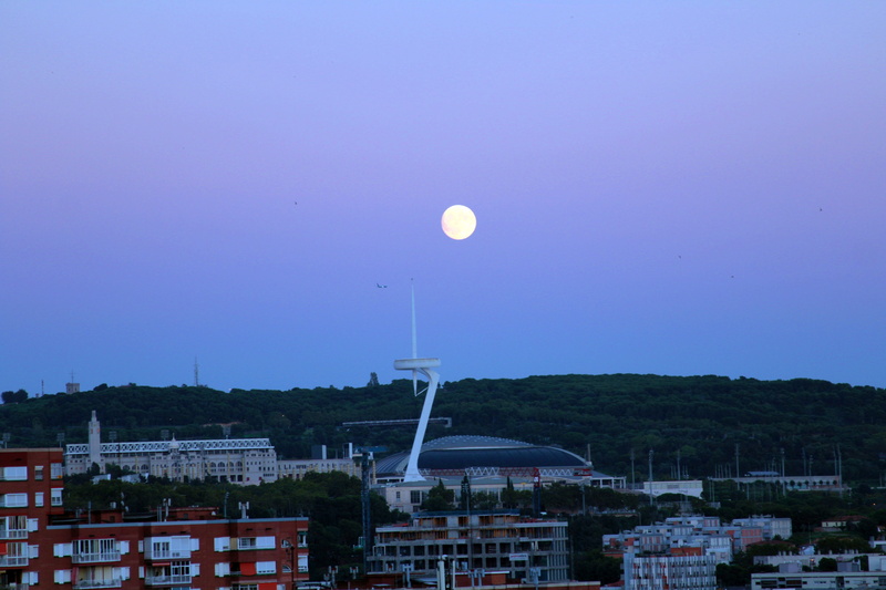 barcelona, built structure, 5K, night, full moon, house, beauty in nature, spain, city, no people, building exterior, cityscape, architecture, moon, palau sant jordi