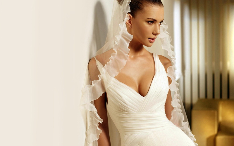 bride, wedding dress, veil, newlywed, hairstyle, young adult, preparation, cleavage, beauty, life events, model, celebration, brunette, beautiful woman