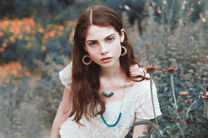 looking at viewer, women, hoop earrings, 1080P, field, flowers, Ona Morgan, blue eyes, brunette, women outdoors, pale