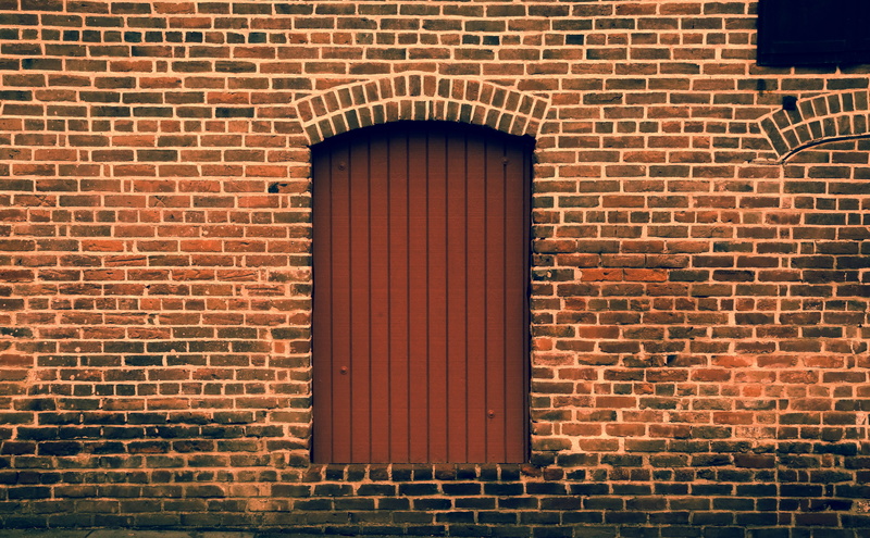 city, architecture, no people, day, brown, street, pattern, home, old, door, brick wall, closed, wall, arch, urban, brick, 5K, house, security, wood, untitled