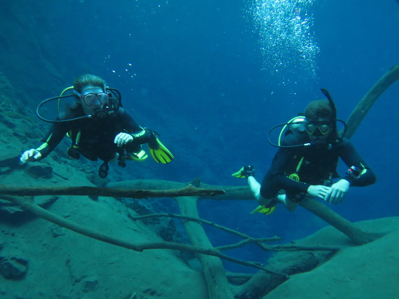 men, scuba diving, two people, diving equipment, undersea, water, diving, swimming, sea, sport, leisure activity, beautiful, aqualung - diving equipment