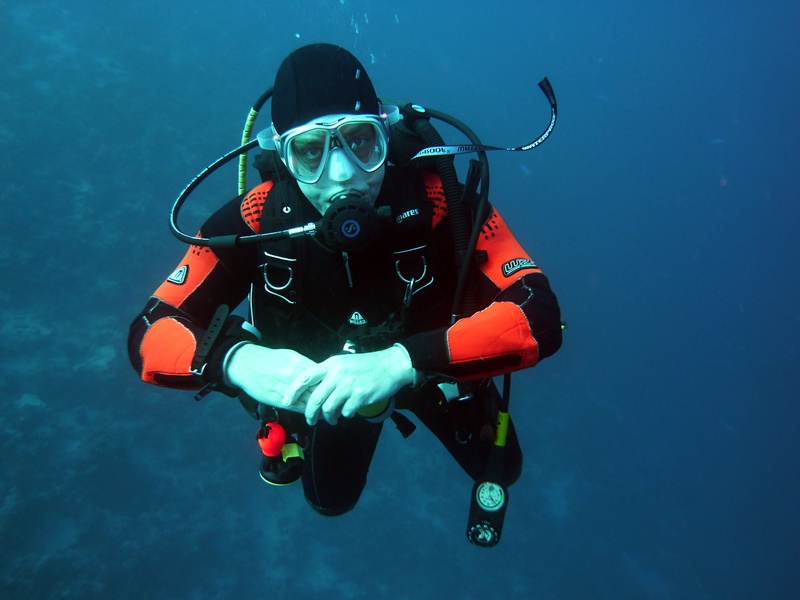 maritime, undersea, full length, one person, diver, alone, sport, underwater, diving equipment, sea, front view, leisure activity, scuba mask, scuba, underwater world