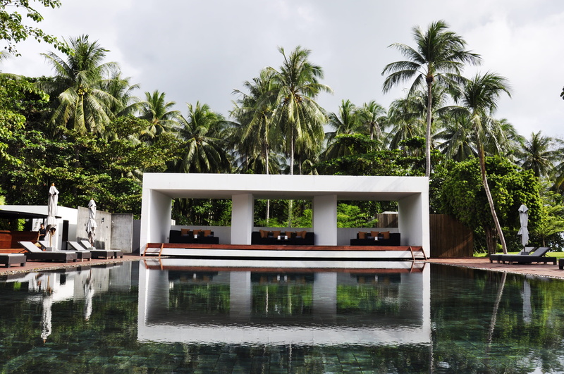 pool, plant, building exterior, park, nature, infront, waterfront, built structure, building, sky, white, shed, growth, 4K, swimming, architecture, swimming pool