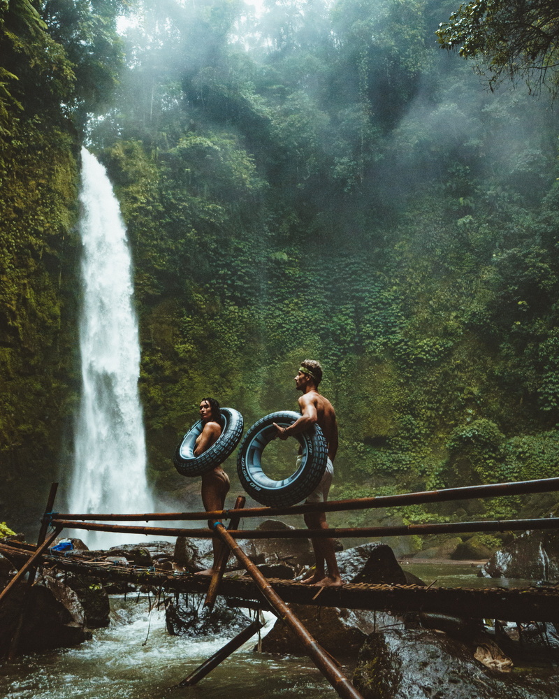 real people, people, motion, adventure, forest, lifestyles, full length, men, nature, float, tropical, floaters, 4K, vacation, beauty in nature, rock