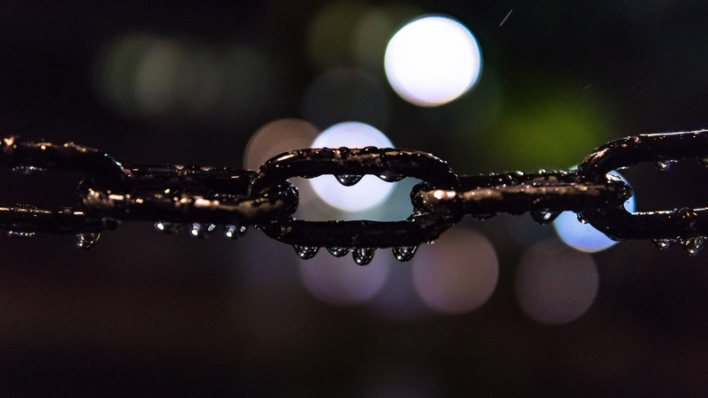 5K, shape, nature, light, reflection, metal, links, droplets, no people, things, still, chains, orbs, circle, drop, water, illuminated, rain, selective focus