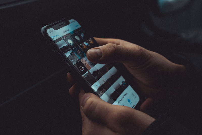 iphone, nail, portable information device, wireless technology, using phone, sink faucet, mobile app, connection, indoors, display, human, communication
