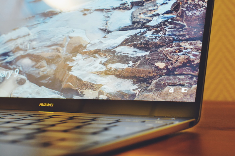 selective focus, text, no people, food and drink, wireless technology, laptop, 4K, indoors, huawei laptop, frozen, technology, transparent, reflection