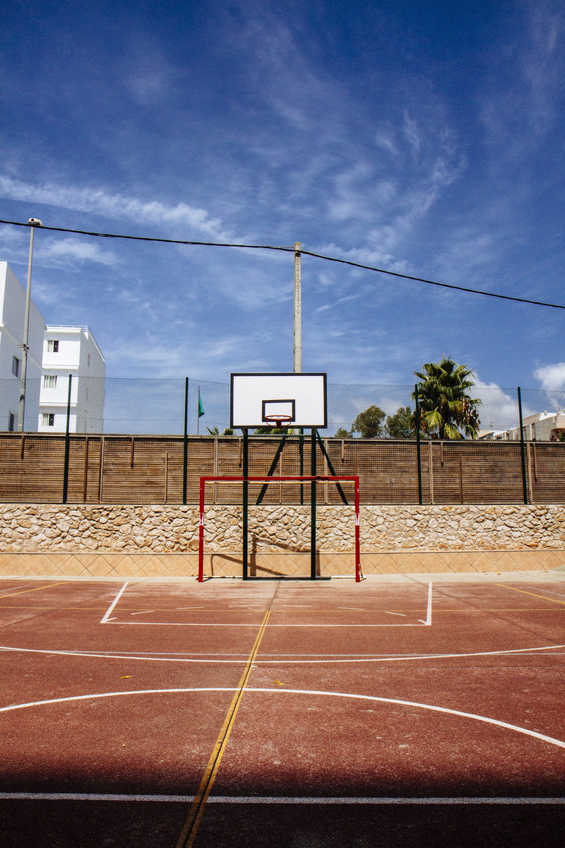 bball, playing field, furniture, sunlight, sant antoni de portmany, sports, 5K, leisure games, team sport, nature, basketball court, day, dividing line