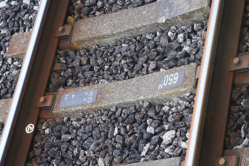 rock, gravel, transportation, high angle view, Track, outdoors, rust, close-up, japan, shinagawa station, Bis, stone, Concrete, iron, bullet train, abundance