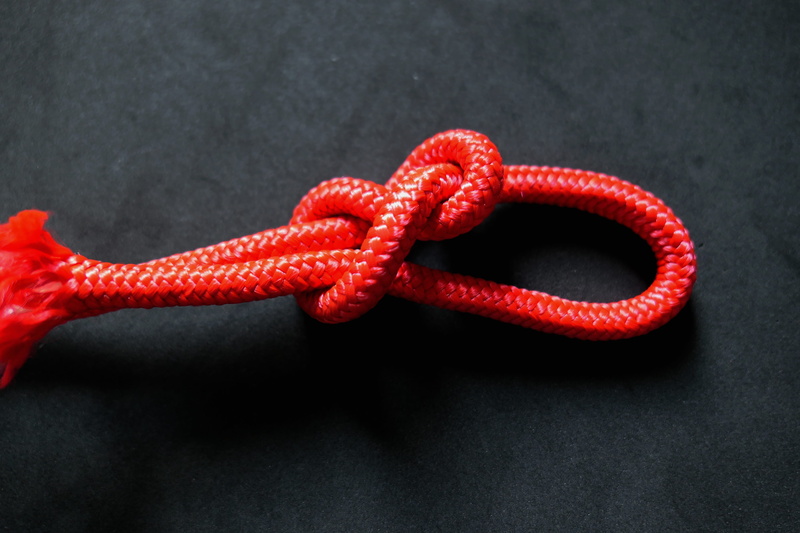 safety, dew, gray, security, knot, red knot, teamwork, twisted ropes, strength, directly above, natural rope, no people, tied up, intertwined, 5K, black background