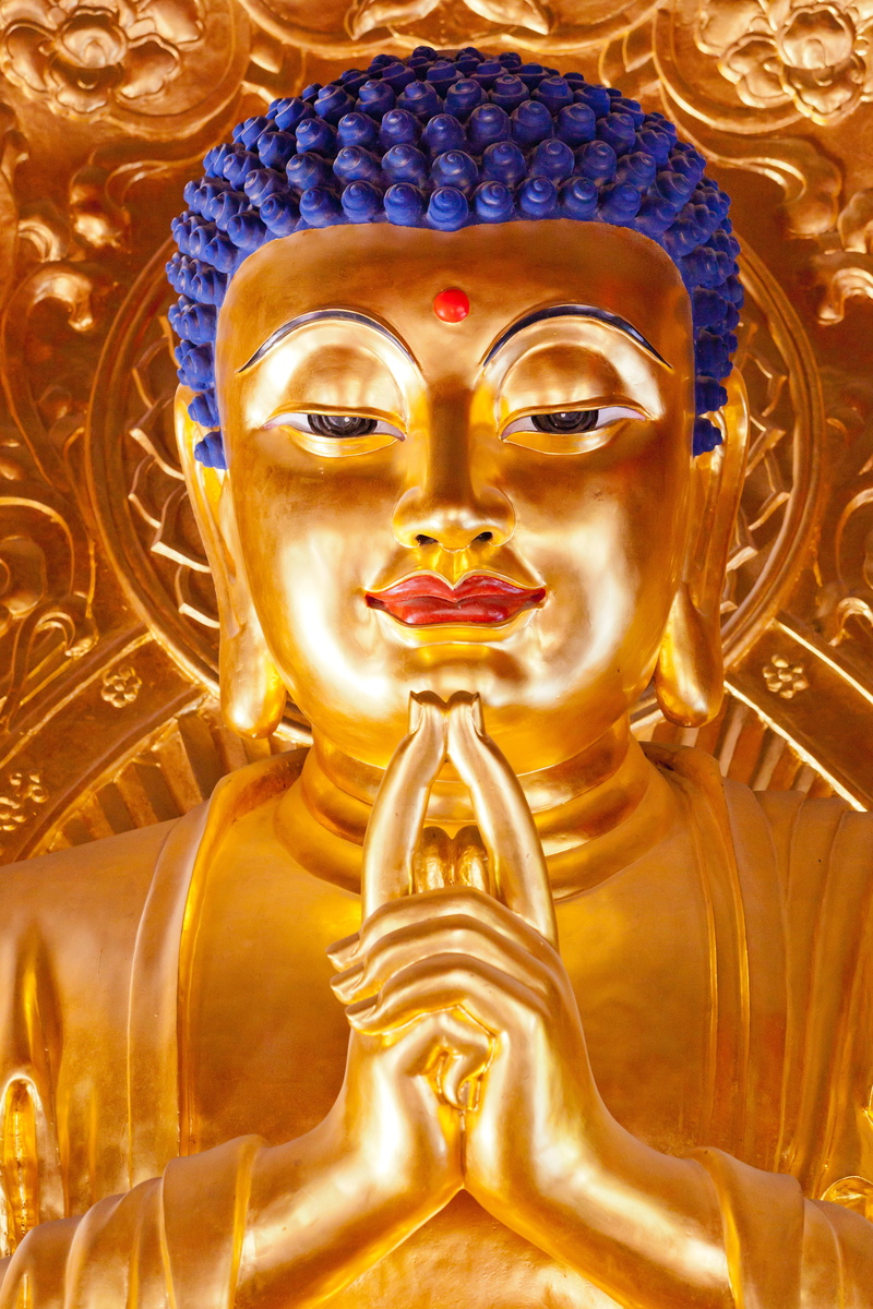 ornate, buddha, luxury, gold, close-up, human representation, place of worship, spirituality, no people, indoors, buddhism, sculpture, crown, gilded, statue