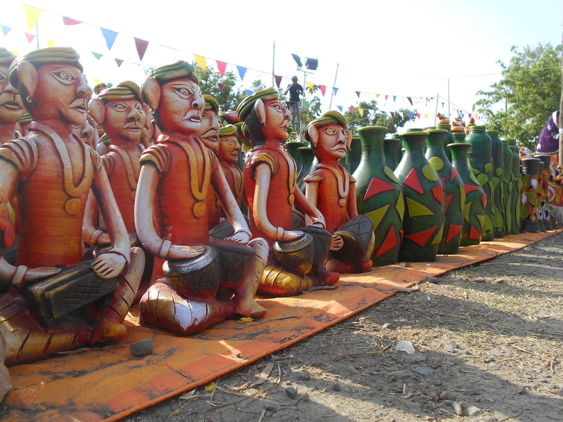 terracotta, built structure, creativity, outdoors, representation, male likeness, day, 5K, no people, human representation, plant, malwa, architecture